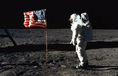 Neil Armstrong est mort (VIDEO)