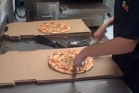 Couper une pizza Like A Boss (VIDEO)