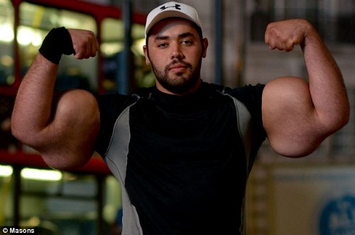 Les plus gros biceps du monde (PHOTOS ET VIDEO) réactualisé