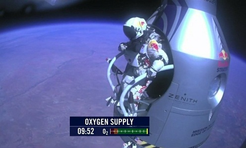 Felix Baumgartner devient le premier humain à franchir le mur du son (VIDEO)
