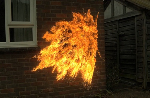 Explosion d&rsquo;un cocktail molotov en slow motion (VIDEO)