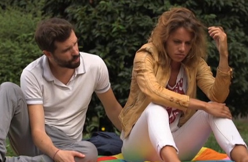 Dans la bouche des filles qui boudent (VIDEO)