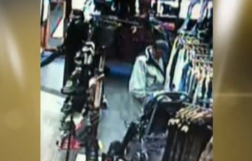 Un homme vole un iPhone 5 à un bébé (VIDEO)