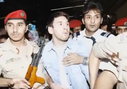 Messi : un militaire pointe involontairement son AK-47 sur sa tête (PHOTOS ET VIDEO)