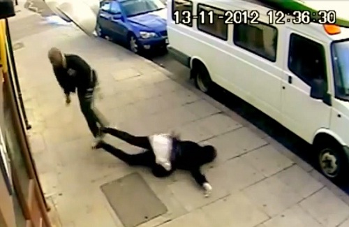 La violente agression qui choque l’Angleterre (VIDEO)