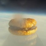 Un hamburger dans l&rsquo;espace (VIDEO)