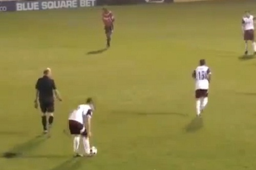 Le coup franc le plus foireux de l&rsquo;année ? (VIDEO)