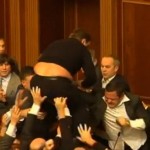 Bagarre générale au Parlement ukrainien (VIDEO)