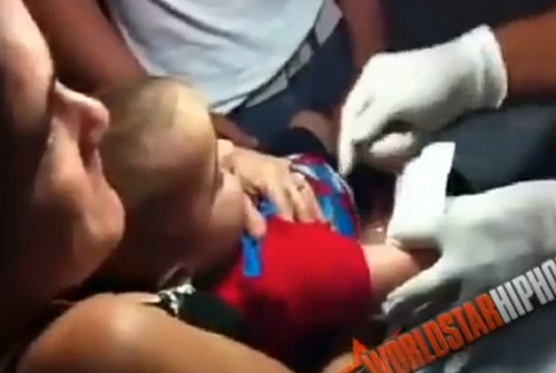 Polémique : Un enfant de 4 ans tatoué de force (VIDEO)