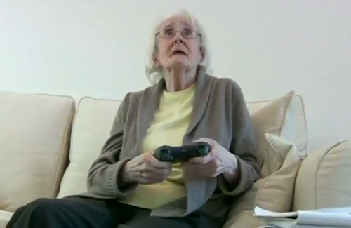 Mamie de 86 ans accro aux jeux vidéo (VIDEO)