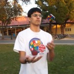 Résoudre un Rubik&rsquo;s Cube en jonglant ! (VIDEO)