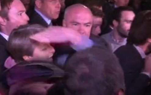 Manif anti-mariage gay : un député UMP s&rsquo;en prend à un gendarme (VIDEO)