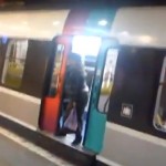Voilà pourquoi il ne faut jamais bloquer les portes du RER