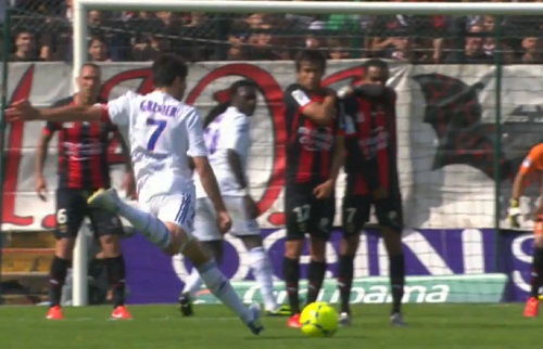 Magnifique coup franc de Clément Grenier contre Rennes