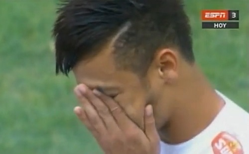 Neymar en pleurs pour son dernier match avec Santos (VIDEO)