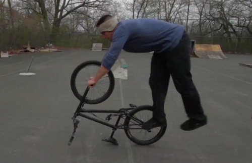 Tim Knoll – BMX Tricks