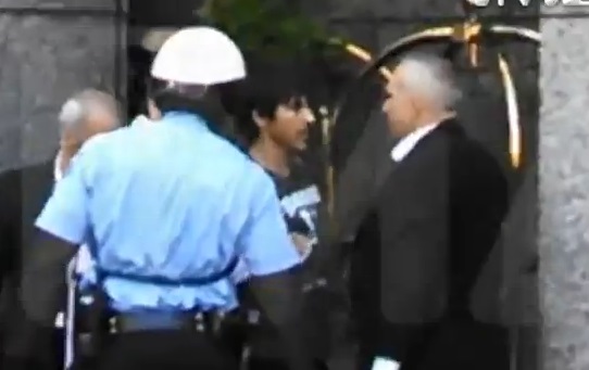 Red Hot Chili Peppers : Anthony Kiedis violemment intercepté devant son hôtel