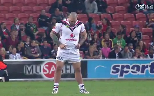 Un rugbyman urine en plein match (VIDEO)