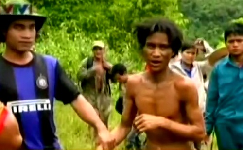 Un père et son fils retrouvés après avoir survécu 40 ans dans la jungle (VIDEO)