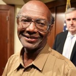 L&rsquo;honnêteté paye ! Un SDF rend 42.000 dollars et en gagne 68.000 (VIDEO)