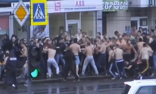 Foot : les hooligans ukrainiens en action