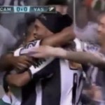 La passe magique de Ronaldinho !
