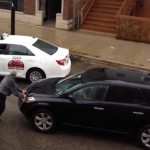Un chauffard prêt à tout pour ne pas remplir un constat (VIDEO)