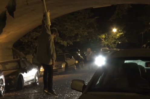 Halloween : la blague du pendu (VIDEO)