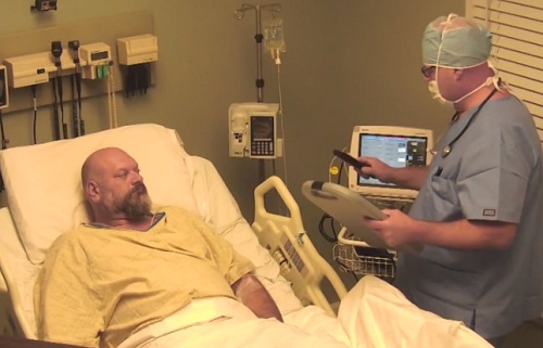 Caméra cachée : ils lui font croire qu’il a passé 10 ans dans le coma (VIDEO)