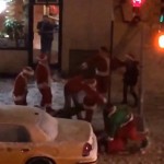 Grosse bagarre de Pères Noël dans les rues de New York (VIDEO)
