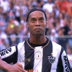 Magnifique coup franc de Ronaldinho (VIDEO)