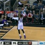 Le gros dunk fail de Derrick Williams contre les Bulls (VIDEO)