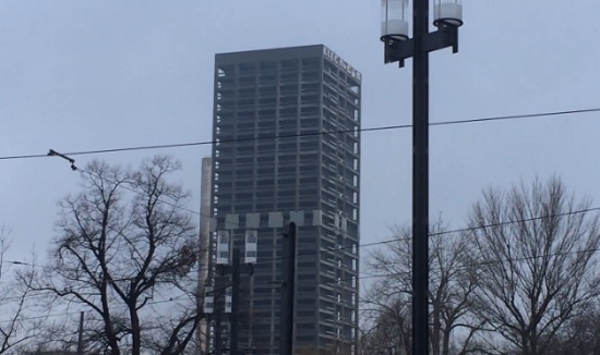 Une tour de 116 mètres dynamitée en Allemagne (VIDEO)