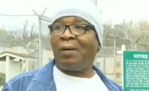 Un Américain libéré après 30 ans passés dans le couloir de la mort (VIDEO)