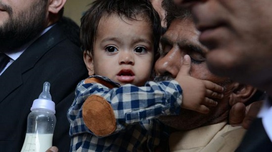 Pakistan : Un bébé de 9 mois, jugé pour tentative de meurtre, mis hors de cause (VIIDEO)