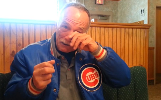 La réaction touchante d’un homme qui apprend qu’il va être grand-père (VIDEO)