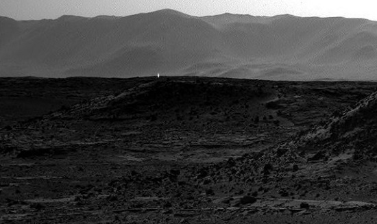 Une étrange lumière repérée sur Mars par un robot de la NASA (PHOTO)