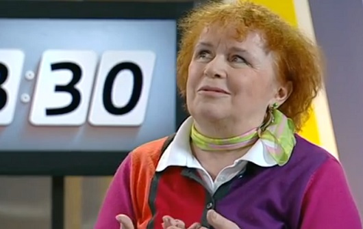 Européennes : une candidate finlandaise se ridiculise en essayant de parler français (VIDEO)