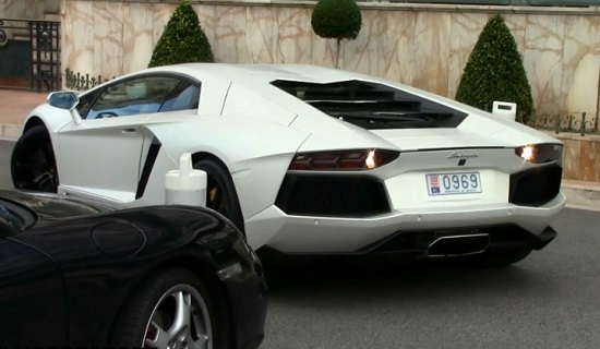 Monaco : Un voiturier endommage une Lamborghini Aventador (VIDEO)