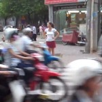 Comment traverser une route au Vietnam ? (VIDEO)
