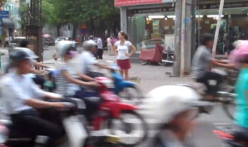 Comment traverser une route au Vietnam ? (VIDEO)
