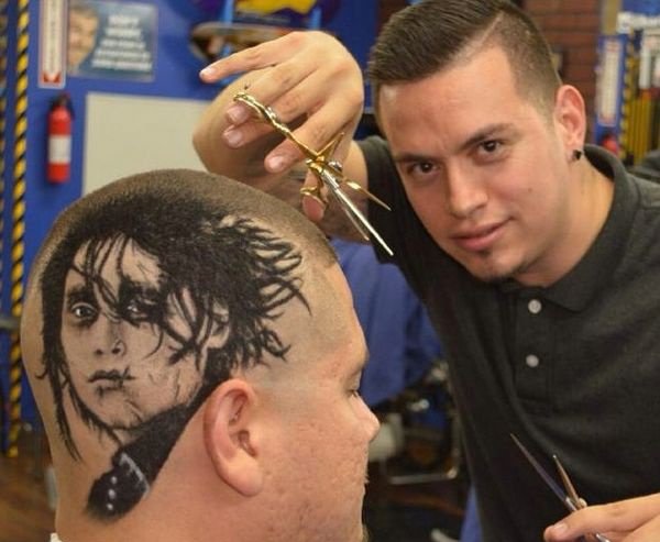 Cet artiste coiffeur réalise des œuvres d’art sur la tête de ses clients﻿ (photos et vidéo)