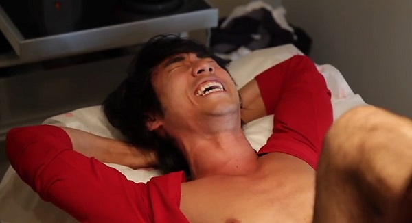 Réactions de 4 hommes qui se font épiler le maillot pour la première fois (vidéo)