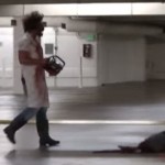 Blague horrifiante : massacre à la tronçonneuse dans un parking (vidéo)