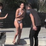 Blague : il déshabille des filles en éternuant (vidéo)