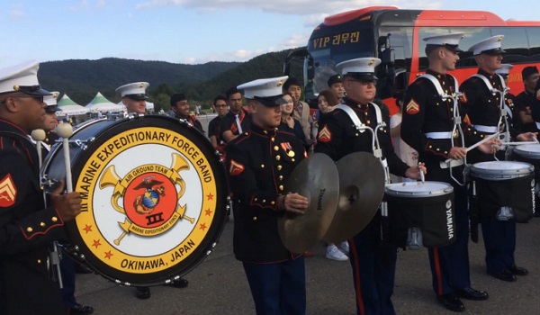 Duel de batterie entre des Marines et des soldats Coréens (vidéo)