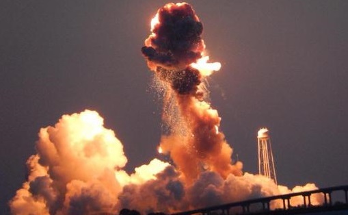 Spectaculaire – une fusée de la Nasa explose juste après son décollage (vidéo)