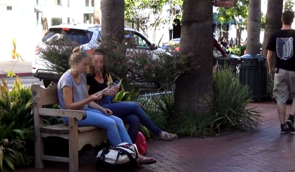 Faire croire aux gens qu’ils viennent de recevoir un sms, alors que ce n’est pas le cas (vidéo)