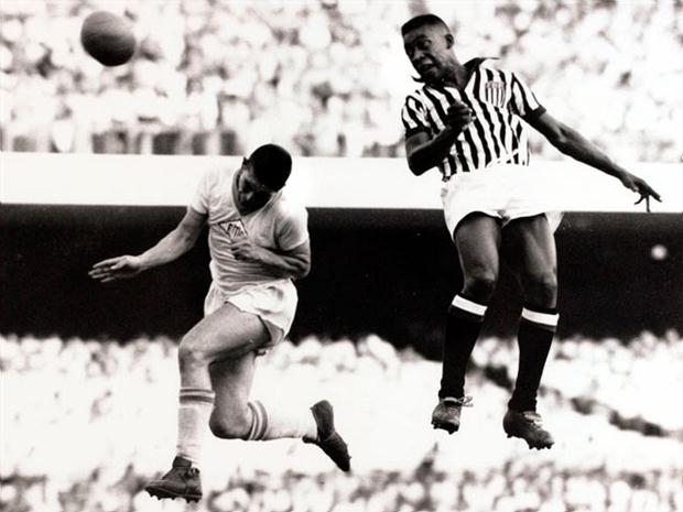 Jamais filmé, un but d’anthologie de Pelé reconstitué en vidéo (vidéo)