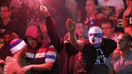 Scènes de chaos pendant le match Serbie – Albanie (vidéo)